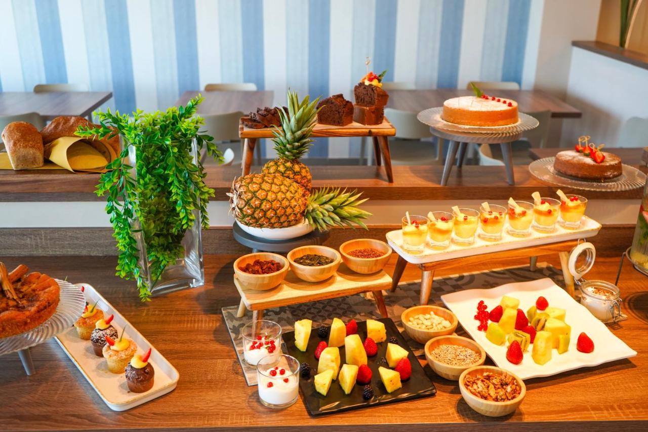 Hotel Alexandra - Beach Front - Healthy Xxl Breakfast & Brunch Until 12 30 - Parking Included มิซาโน อาดรีอาติโก ภายนอก รูปภาพ
