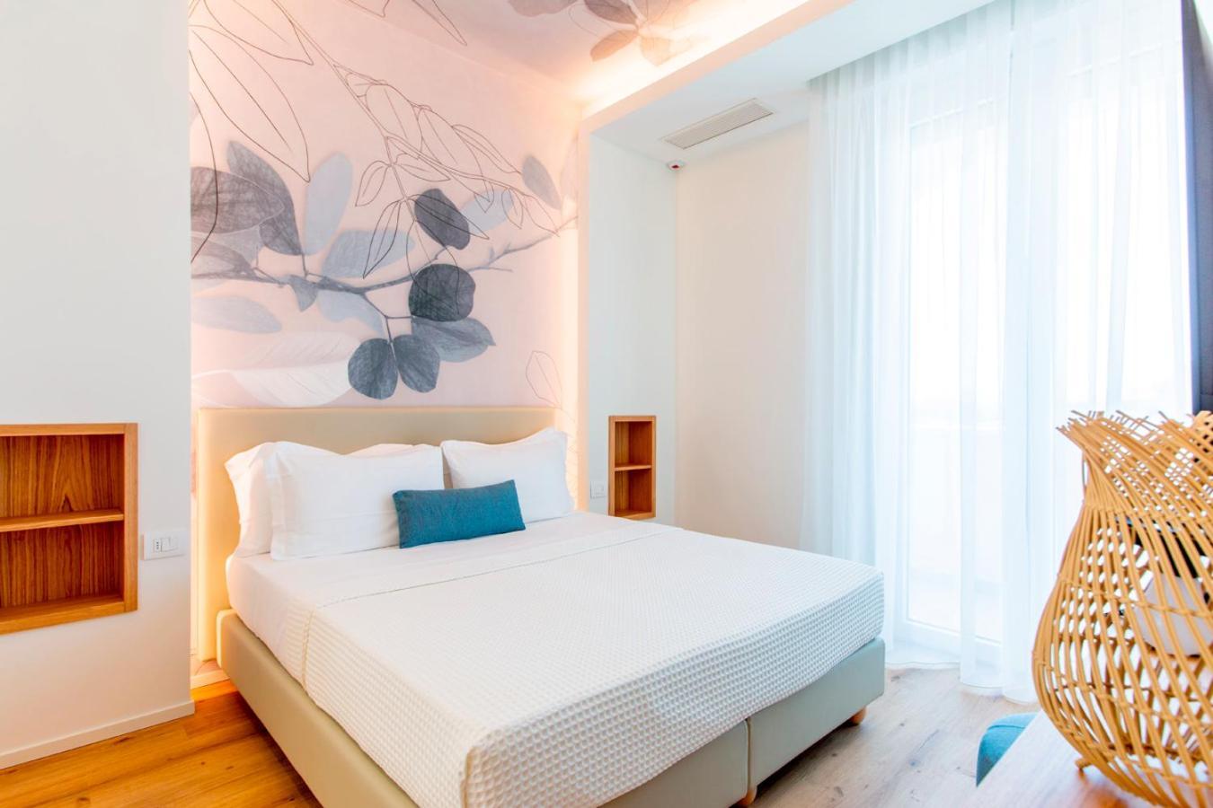 Hotel Alexandra - Beach Front - Healthy Xxl Breakfast & Brunch Until 12 30 - Parking Included มิซาโน อาดรีอาติโก ภายนอก รูปภาพ