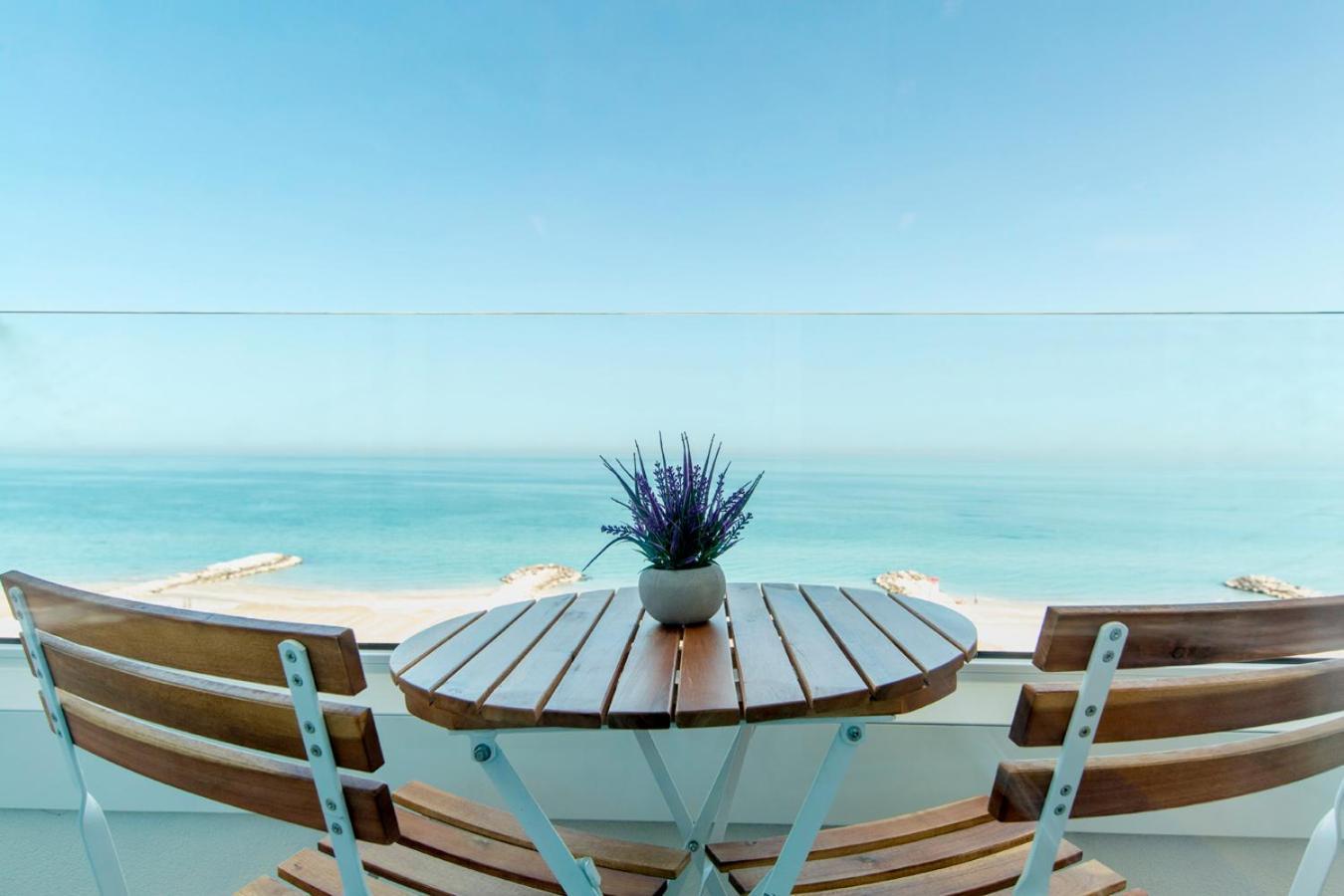 Hotel Alexandra - Beach Front - Healthy Xxl Breakfast & Brunch Until 12 30 - Parking Included มิซาโน อาดรีอาติโก ภายนอก รูปภาพ