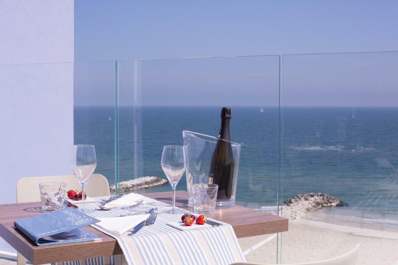 Hotel Alexandra - Beach Front - Healthy Xxl Breakfast & Brunch Until 12 30 - Parking Included มิซาโน อาดรีอาติโก ภายนอก รูปภาพ